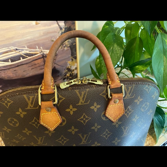 SOLD✨AUTHENTIC Louis Vuitton Alma PM✨ LV bag - Picture 2 of 14